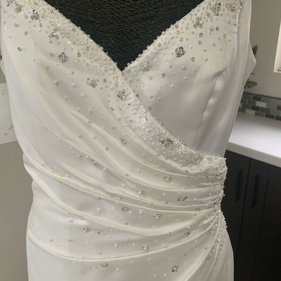 🚫SOLD🚫Moonlight Wedding Dress Size 10 White with Ruching Front - Picture 11 of 13